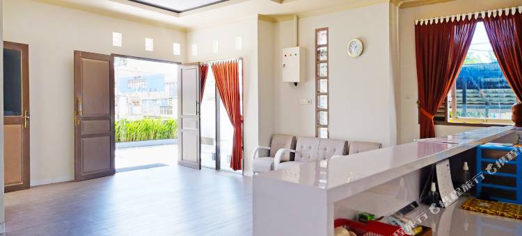 首都O 91046 马桑巴丽人酒店(Collection O 91046 Hotel Remaja Indah Masamba)图片