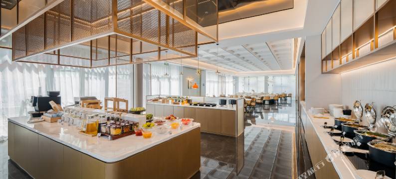 重庆东站长生桥地铁站亚朵酒店图片