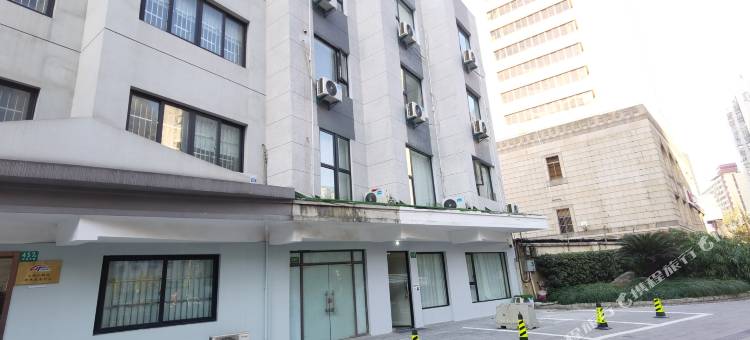 忆·SH | 侘寂极简设计 | 影院服务式独栋民宿(大悦城火车站店)图片