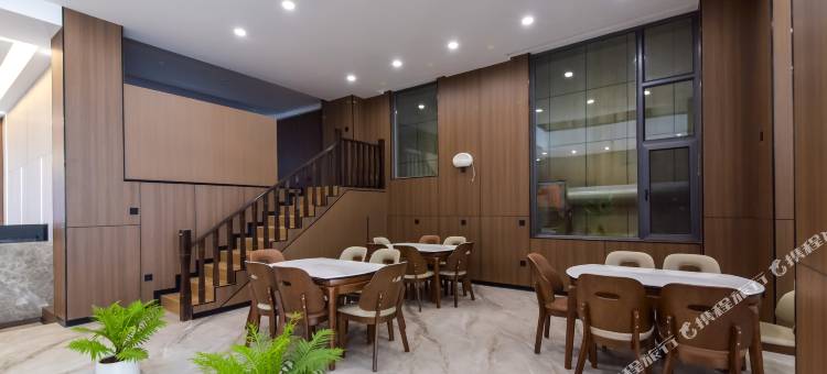 悦茴智能酒店(大理高铁站洱海公园店)图片