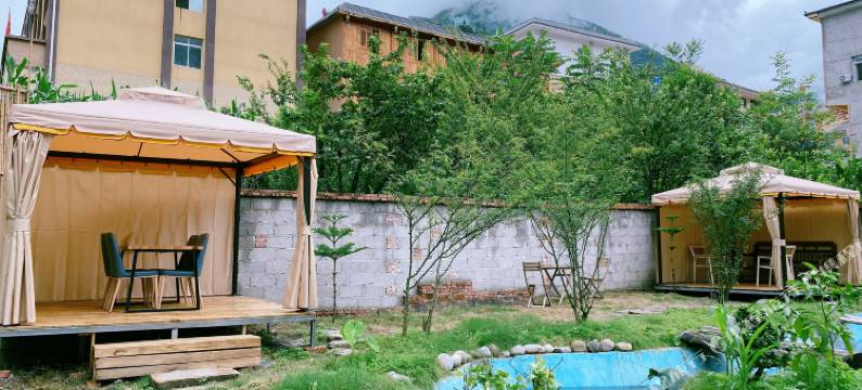 海螺沟澜山小院客栈图片