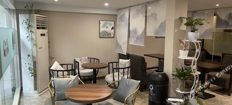 赞寓酒店(徐家汇上海体育馆地铁站店)图片