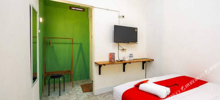 红多兹酒店-近茂物巴鲁塔纳收费出口(RedDoorz Near Exit Toll Tanah Baru Bogor)图片