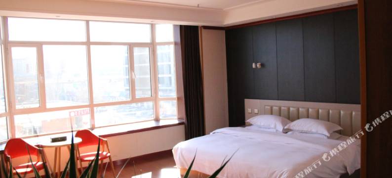 杭锦旗漠中情宾馆图片