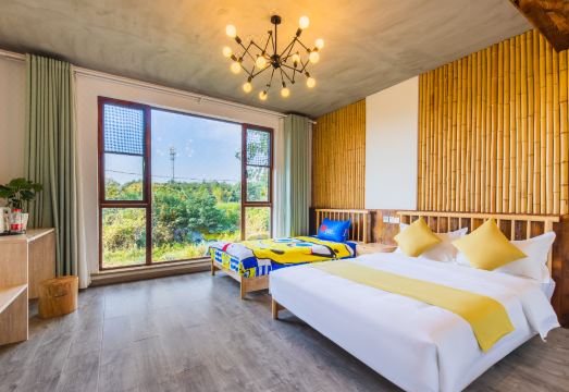 Pushe Guesthouse Hotel Overview