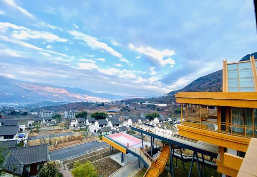 Lixiang Shanju Resort Hotel Overview