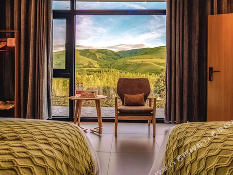 那拉提后山朴舍