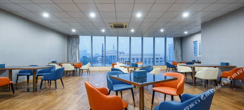 猫山屋轻居酒店(句容三泰广场店)图片