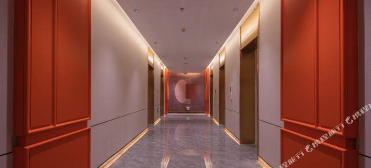 O_W高空民宿酒店(郴州五岭广场店)图片