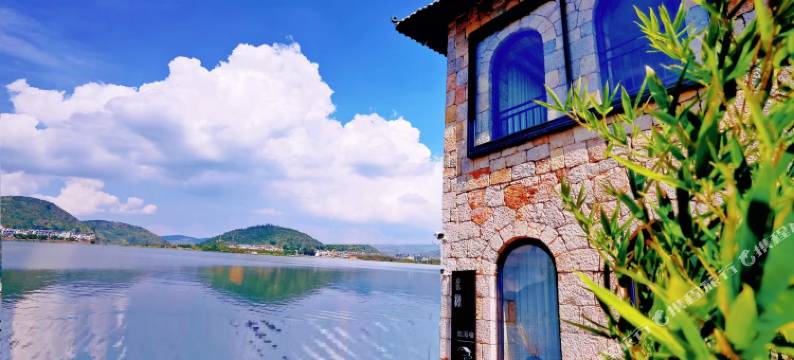 大理金梭岛水榭临海宿客栈图片