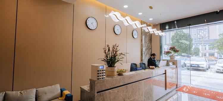 观湖花园酒店(南充希望城南湖公园店)图片