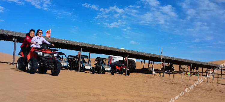 大漠明月露营基地图片