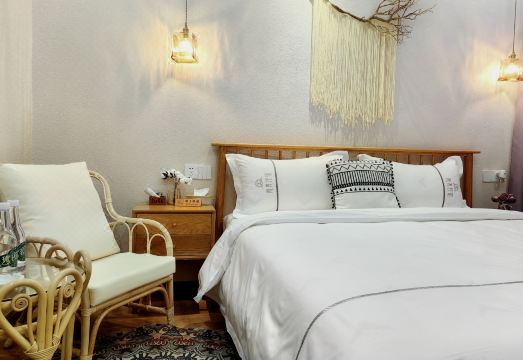 Fuxian Lake Yunli Inn Hotel Overview