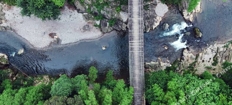 青城山溪窗闲临溪森氧私汤villa民宿图片