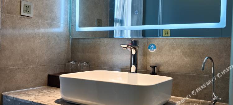 绵阳柏林山景酒店(园艺山东辰国际学校店)图片