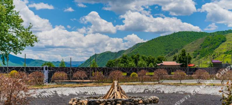 柏湾BOWAN·山谷里设计师度假酒店 (康定新都桥镇店)图片