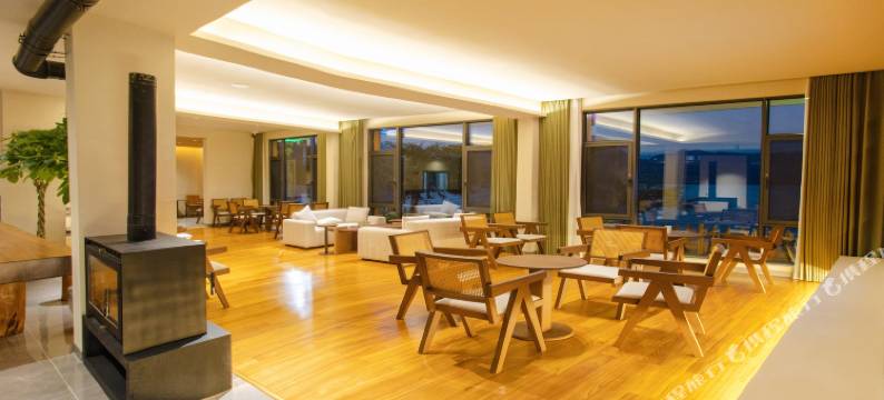 泸沽湖南岛VILLA度假酒店图片