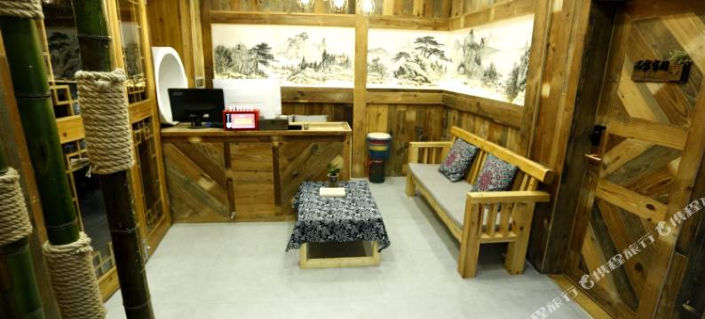 凤凰苗家客栈(古城虹桥店)图片