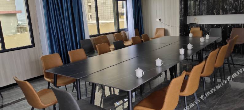 桂北风光大酒店(高铁北站中豪国际店)图片