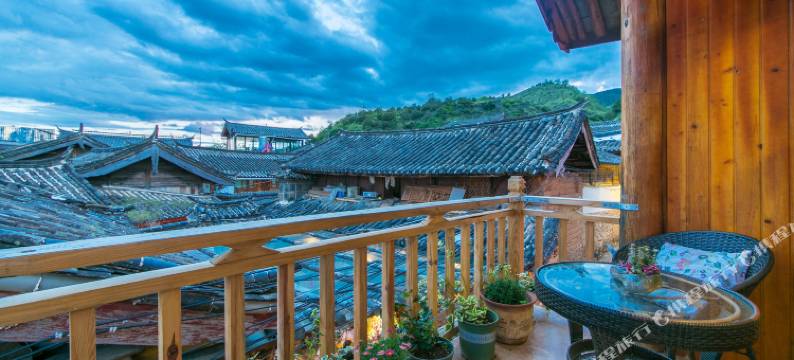 丽江束河萤火虫客栈图片