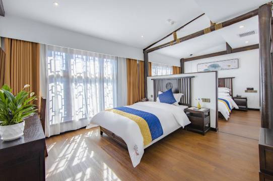 凤凰悠然水畔精品酒店