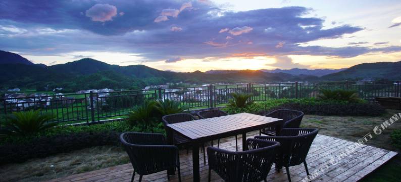 武功山云上花开度假酒店图片