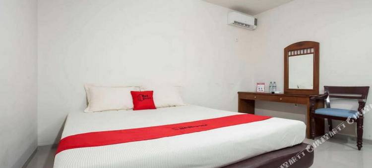 红多兹酒店@泗水邦利马苏迪曼(RedDoorz @ Panglima Sudirman)图片