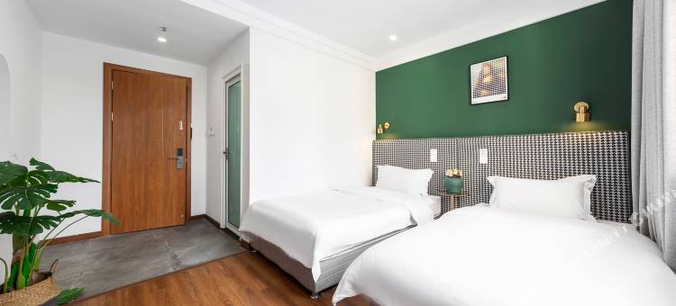 登巴客栈(上海长寿路店)图片