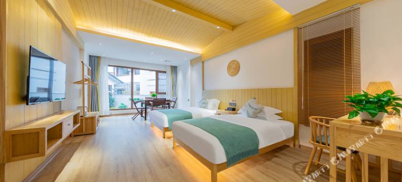 泊隐逸墅民宿(神农架木鱼镇旅游集散中心店)图片