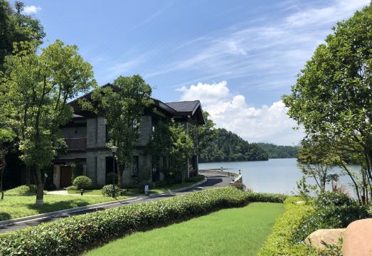 Qiandaohu Xinbo Holiday HotelHotel Overview