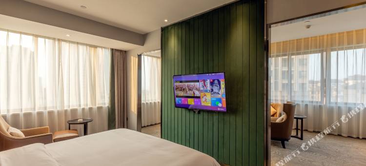 望山栖轻奢酒店(重庆欢乐谷光环购物公园店)图片