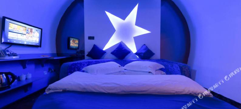 致青春主题宾馆(大庆东风中学新百大店)图片