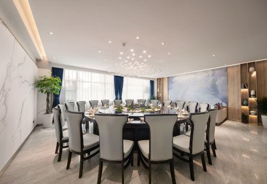 Zhongzhou Yimei Hotel Hotel Overview