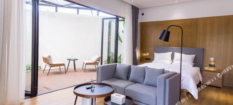 LIVE IN SEA HOTEL·栖澜秘境酒店(北海银滩侨港风情街店)图片