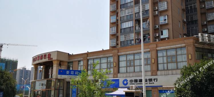 武汉七彩红商务酒店(武昌工学院店)图片