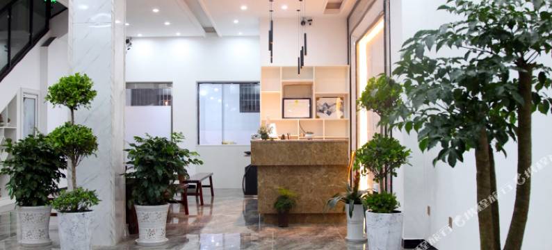 牟定鼎冠酒店图片