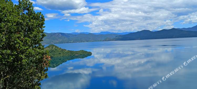 泸沽湖鹊桥山庄图片