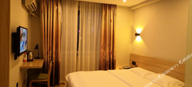 沈阳镶兰府旅居酒店(中街故宫店)图片