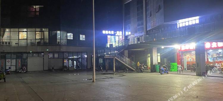 昆山格温·电竞民宿(张浦镇玫瑰苑购物广场店)图片