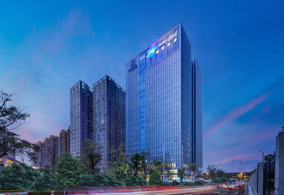 武汉维景酒店外景图