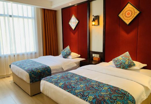 康定白云间酒店（新都桥店）外景图