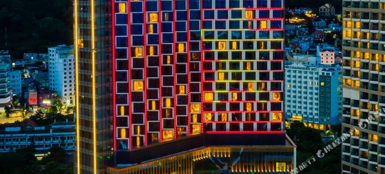 孟清下龙中英豪华酒店(Muong Thanh Luxury Ha Long Centre Hotel)图片