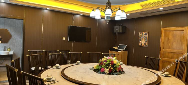 江达岭格斯尔大酒店图片