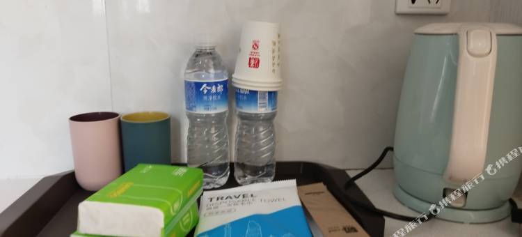 半夏时光影院民宿(武汉欢乐谷园林路地铁站店)图片