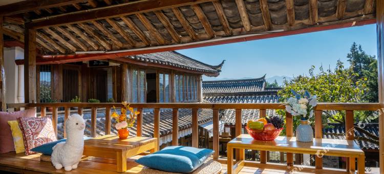 久栖·丽江秋桐下庭院图片