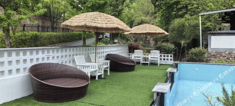 安吉比邻泳池度假民宿(余村两山景区店)图片