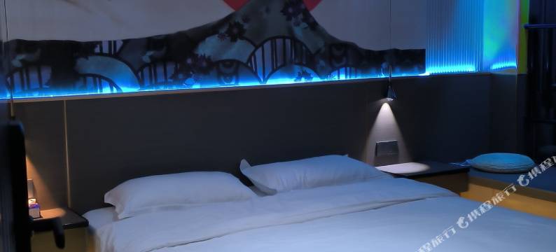 轻尘时光轻奢美宿(福州台江万达广场店)图片