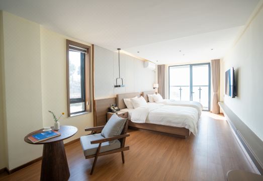 翠屏湖溪山书院外景图