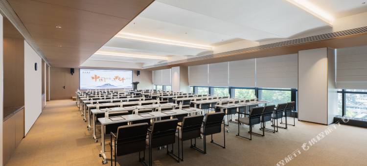 贵阳观山湖万象汇亚朵酒店图片