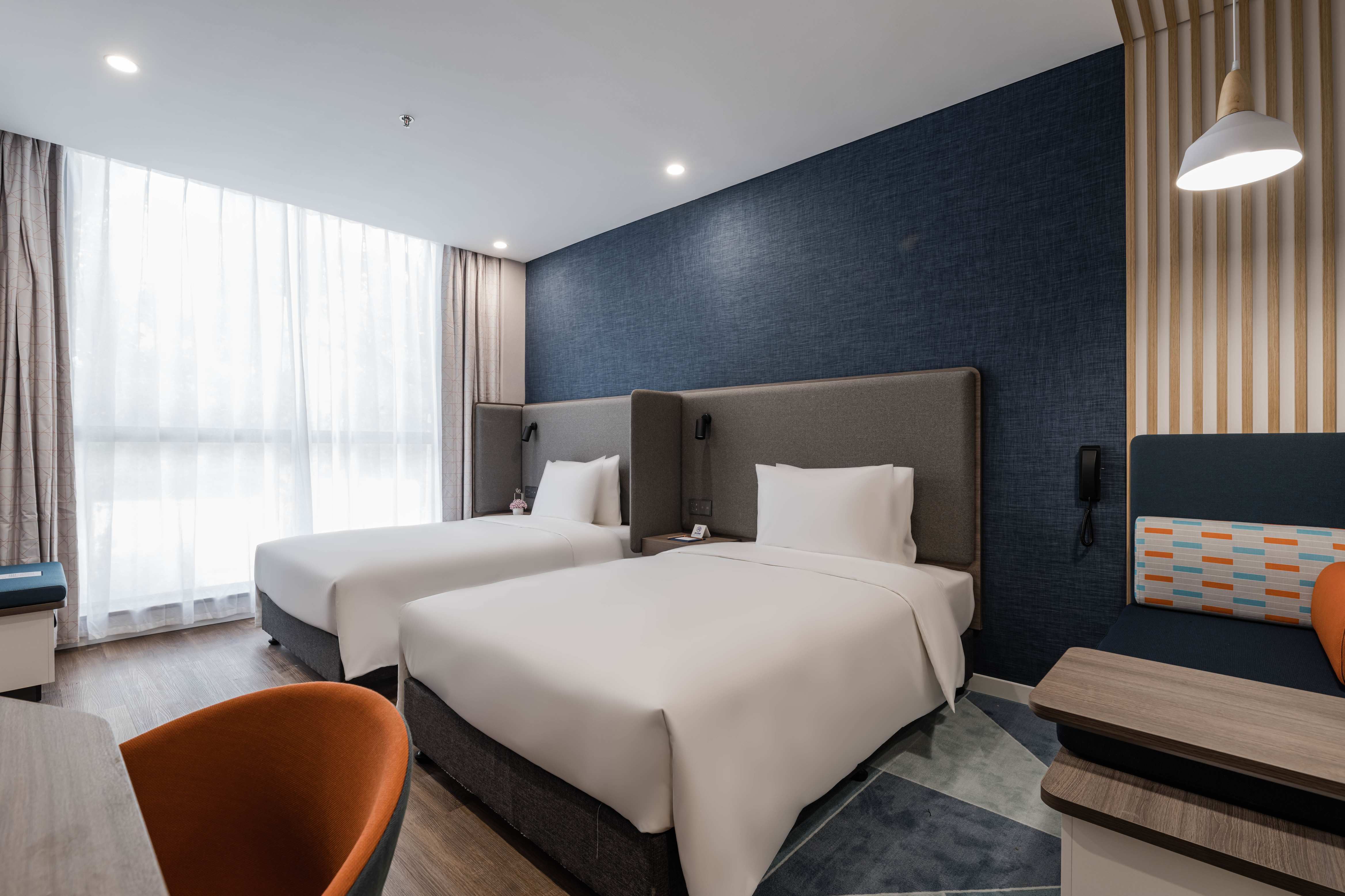 Holiday Inn Express Shanghai Pudong Chuansha Over view